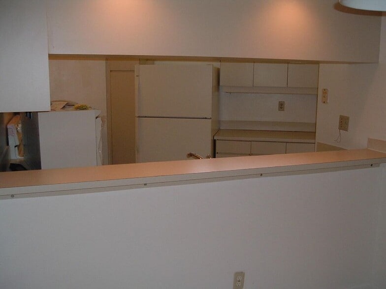 Building Photo - 3662 Victoria Dr