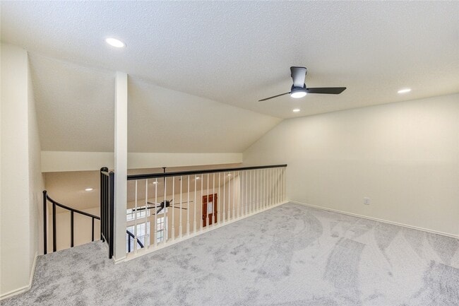 Building Photo - 16830 Scenic Gardens Dr