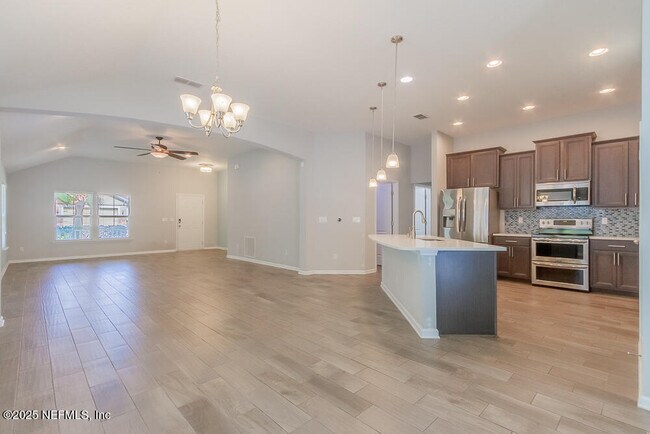 Building Photo - 16326 Hunters Hollow Trail