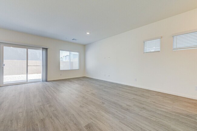 Building Photo - Newly Built 4 bedrooms in Cadence
