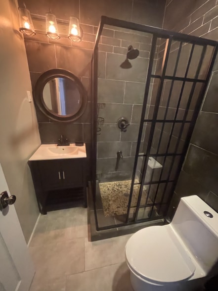 Building Photo - 1736 Rodman St