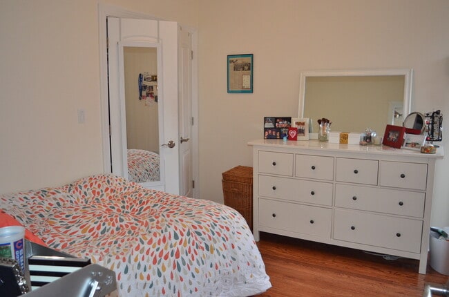 Building Photo - Lincoln Square luxury 2 bedroom