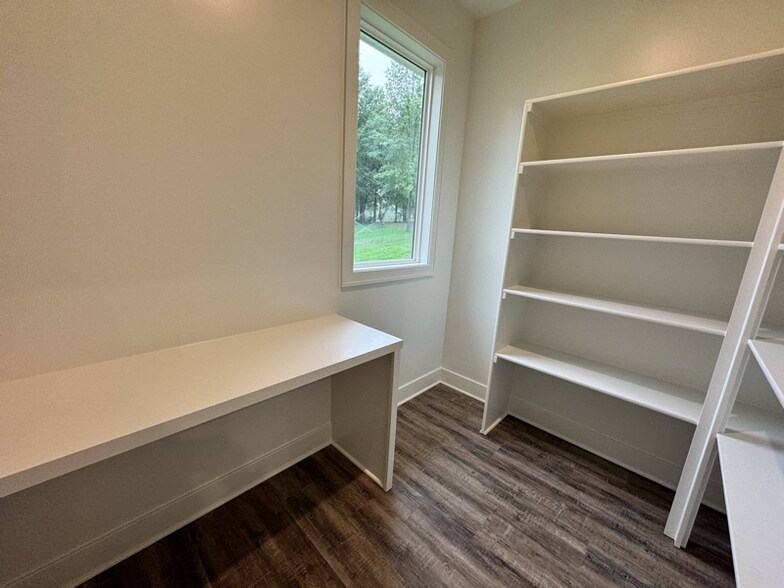 Building Photo - 1505 SW Heartwood Dr