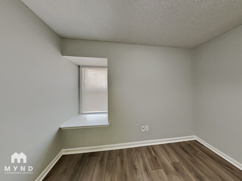 Building Photo - 6919 Glenwick Dr