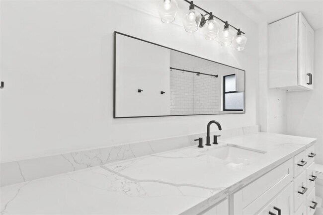 Building Photo - 2703 Tannehill Dr