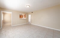 Building Photo - 7300 Twin Crest Dr