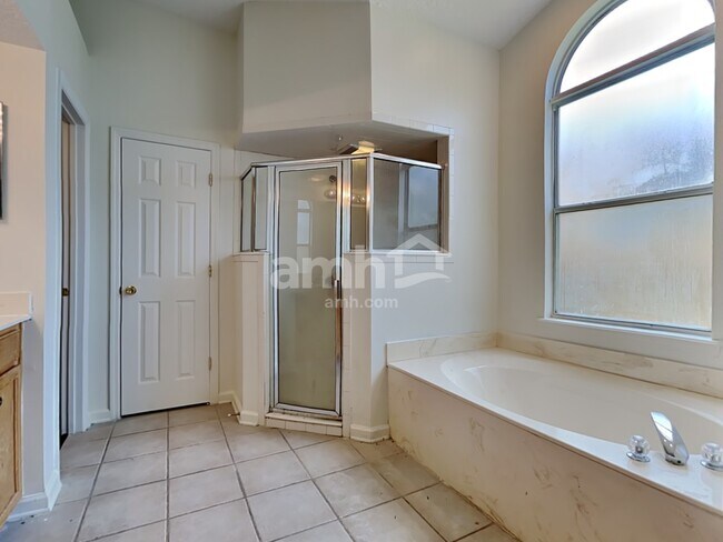 Building Photo - 8629 Derry Dr