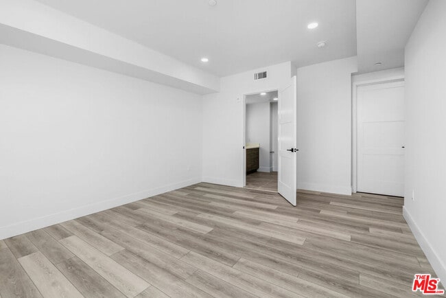 Building Photo - 3632 Keystone Av