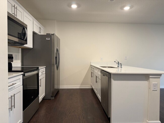 Building Photo - 4 Bedroom 2 Bathroom Home located in Greeneville, TN