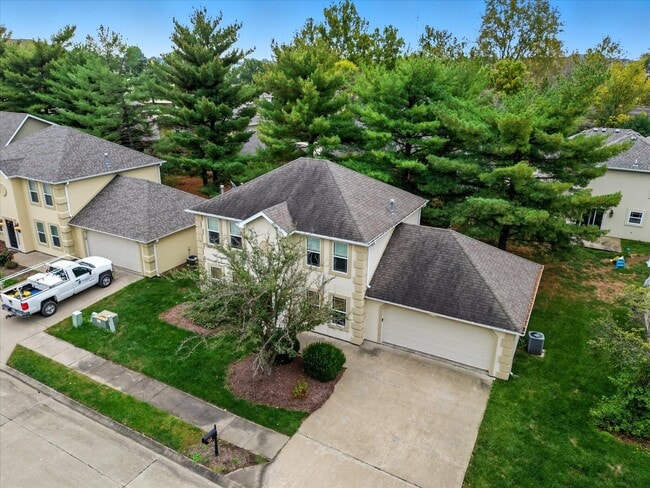 Building Photo - 420 N Village Cir