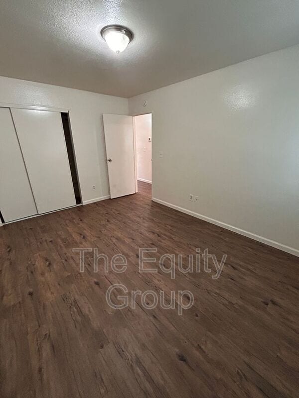 Building Photo - 1433 E Douglas Ave
