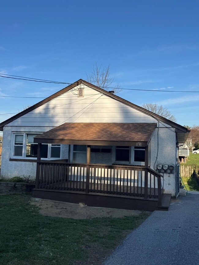 Building Photo - 131 1st Ave