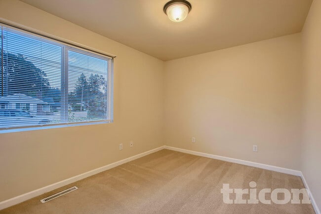 Building Photo - 9022 Lorraine Ave S