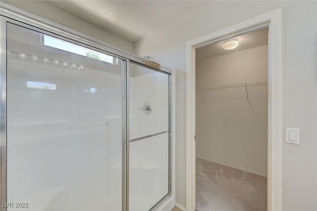 Building Photo - 2586 Begonia Valley Ave