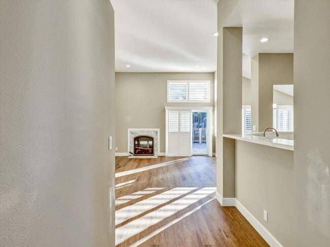 Building Photo - 1101 Rock Creek Way