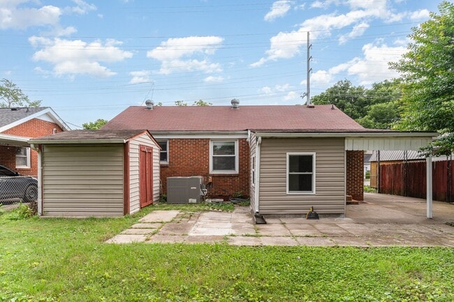 Building Photo - Charming 3 Bedroom 1 Bath Home in West Park!