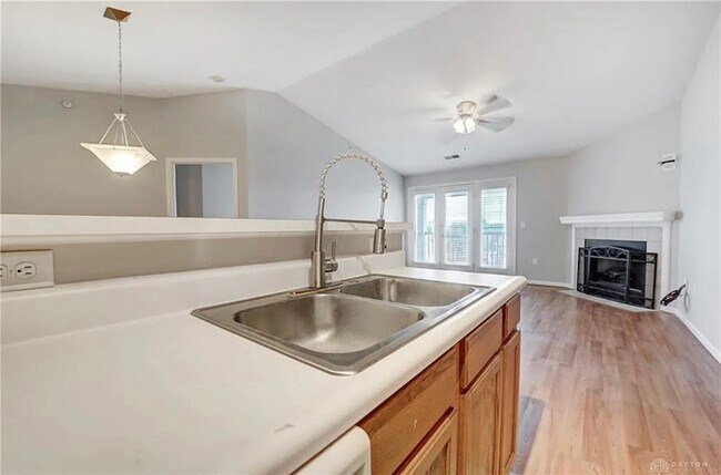 Building Photo - 3044 Westminster Dr