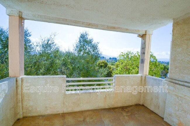 Building Photo - 2713 Antonio Dr