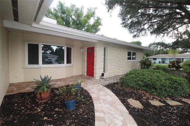 Building Photo - 6512 Bowline Dr