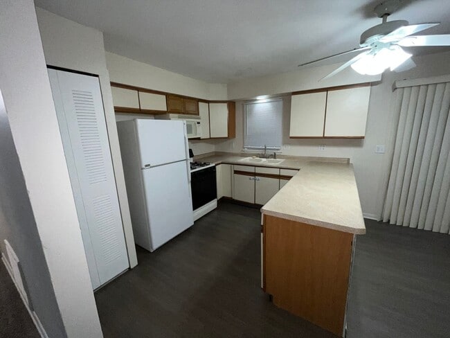 Building Photo - Agent Interest