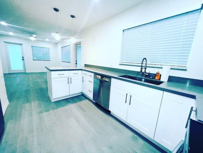 Building Photo - 7128 SW 22nd St