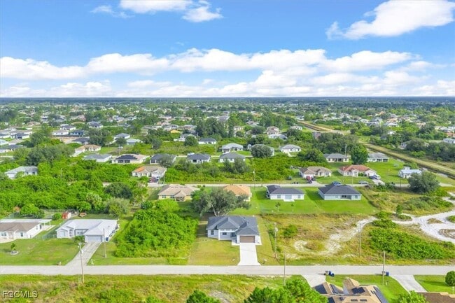 Building Photo - 3708 27th St SW