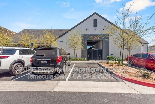 Building Photo - 208 Canopy Trails Pl