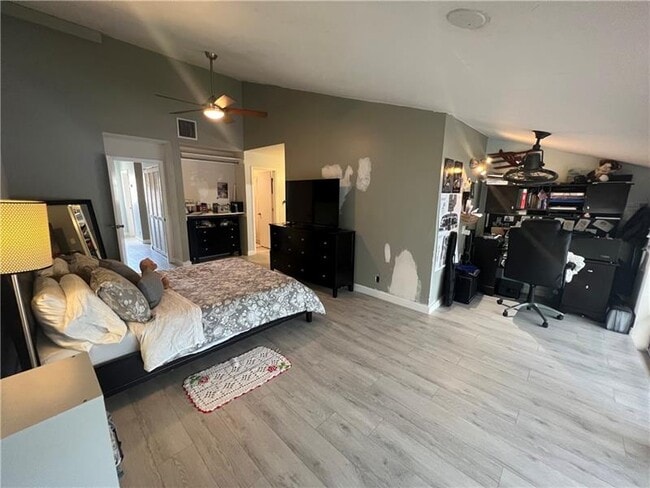 Building Photo - 211 NW 45th Ave