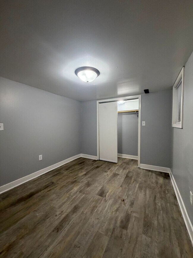 Building Photo - 4828 Melville Ave