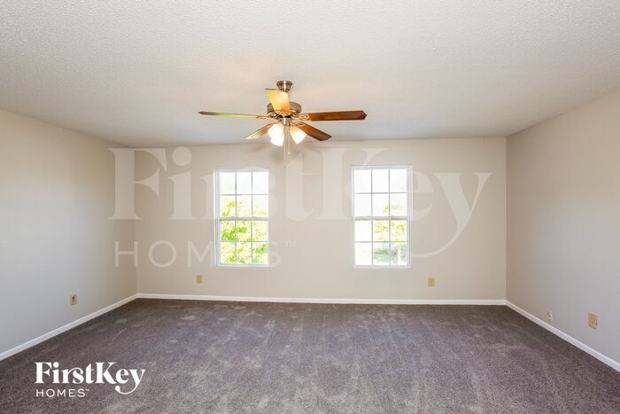 Building Photo - 15358 Border Dr