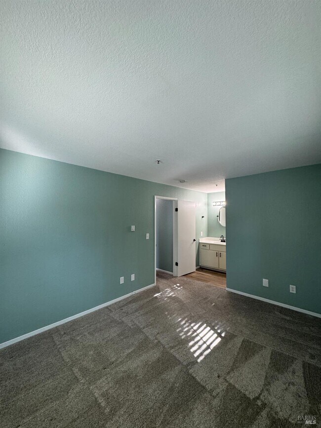 Building Photo - 511 Lighthouse Dr