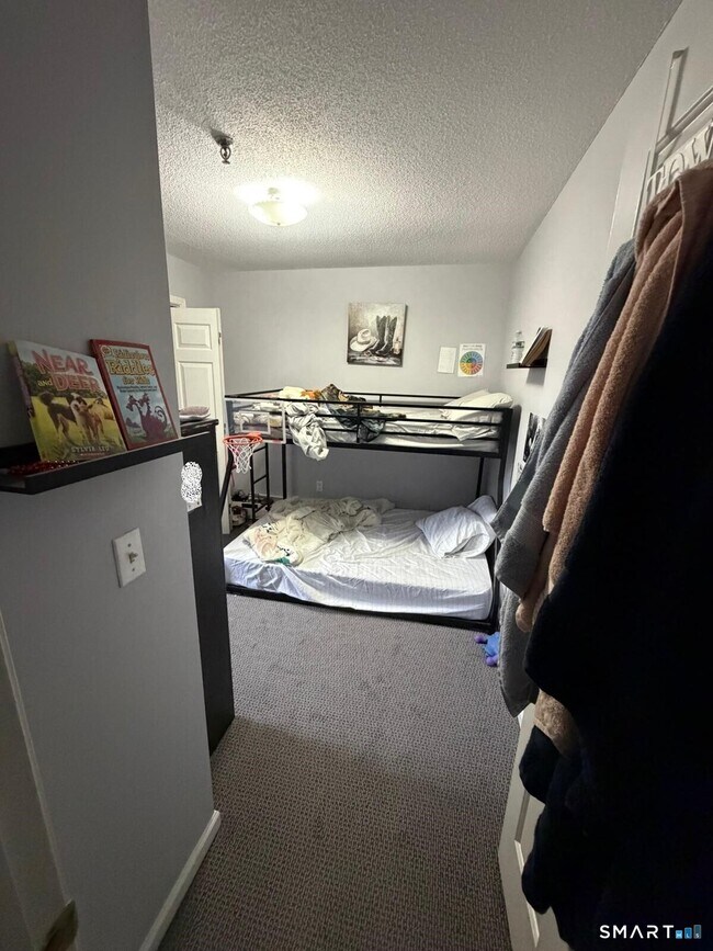 Building Photo - 678 Savin Ave