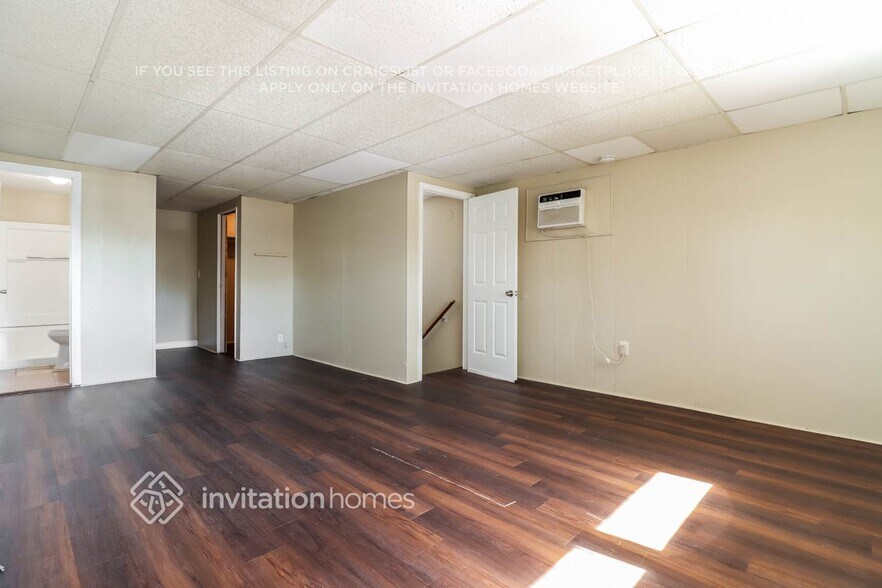 Building Photo - 8541 Jacaranda Ave