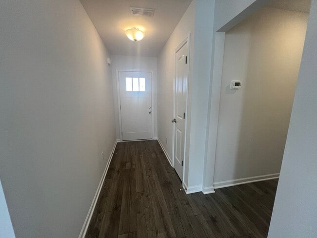 Building Photo - 23 Country Cir