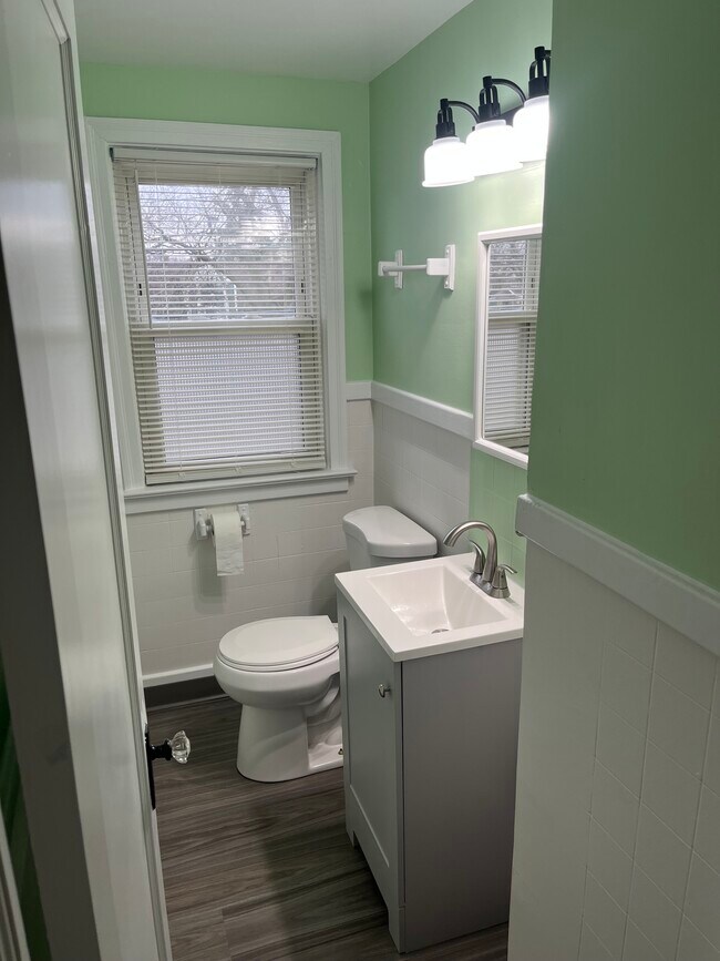 Building Photo - 1625 Walnut Ave