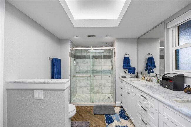 Building Photo - 5200 Brittany Dr S