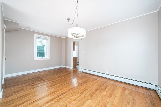 Building Photo - 46 E 16th St