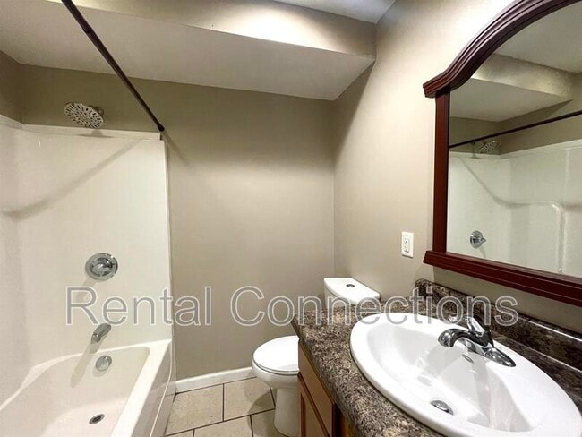 Building Photo - 1307 W White St