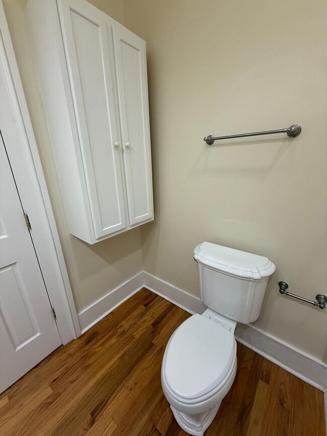 Building Photo - Beautiful Remodeled Home in Normaltown Athens!!