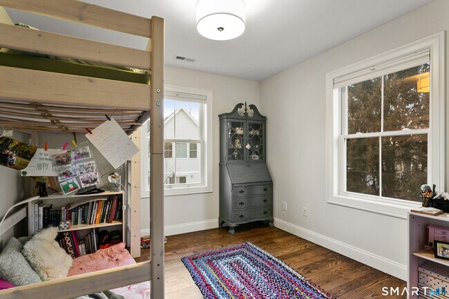 Building Photo - 210 High Ridge Ave