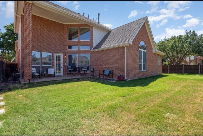 Building Photo - 9201 Royal Burgess Dr