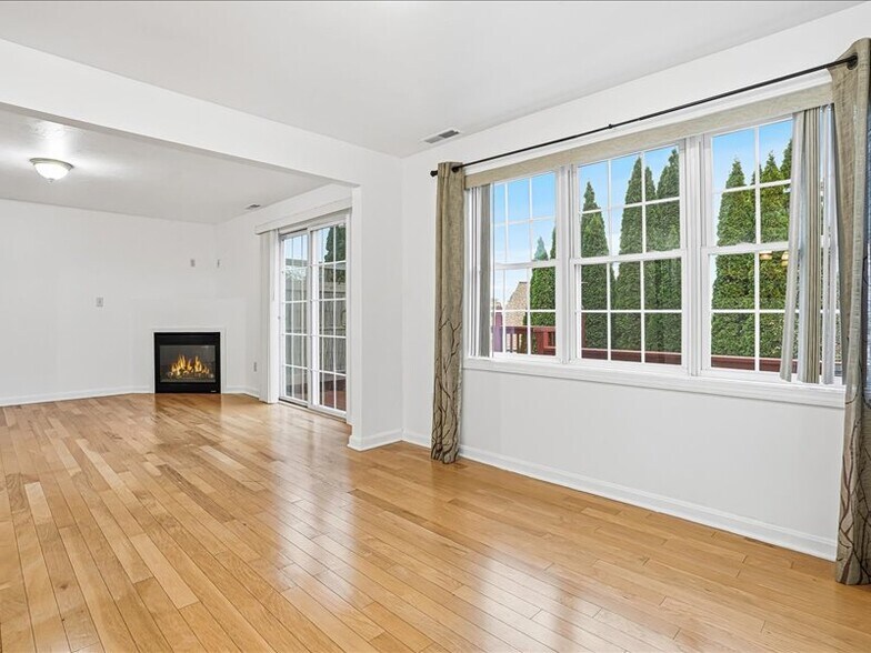 Building Photo - 20 Frongillo Farm Rd