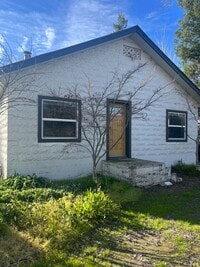 Building Photo - 2 bedroom 2 bath Country House with Big Den