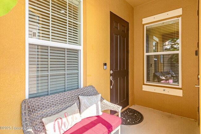 Building Photo - 724 Carlsbad Dr