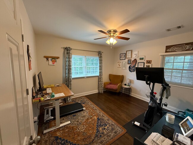Building Photo - 1594 Boulderwoods Dr SE