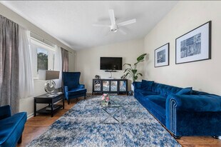 Building Photo - 212 Paladin Dr