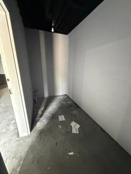 Building Photo - 218 Wright Ave