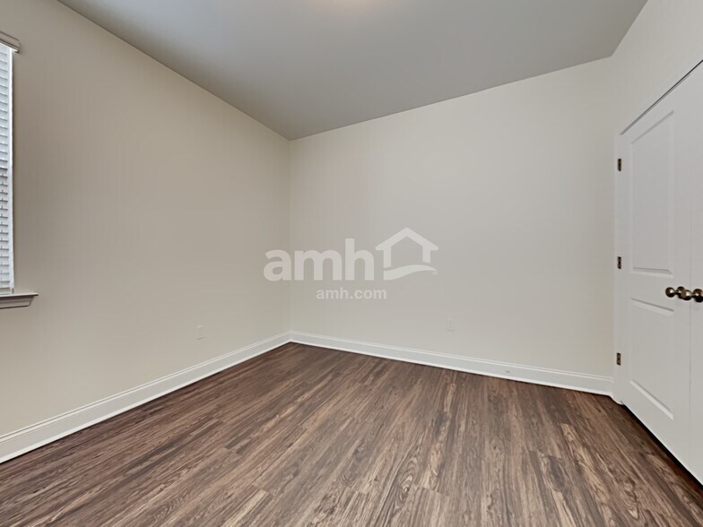 Building Photo - 407 Ronter Ct