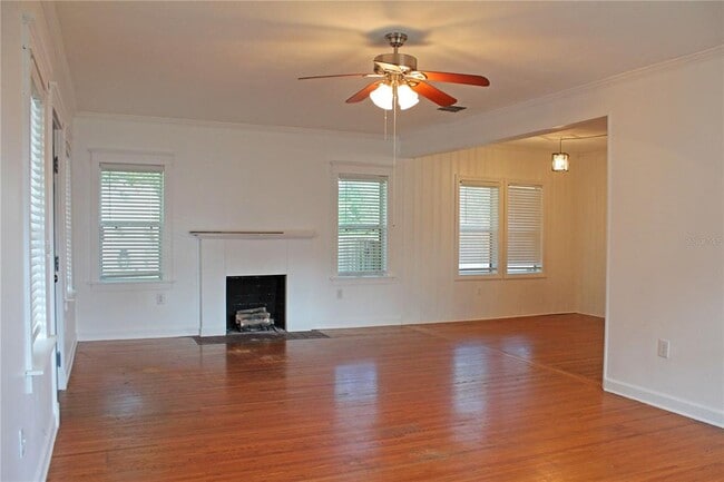 Building Photo - 1718 E Elm Rd