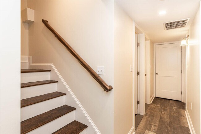 Building Photo - 29 1st St